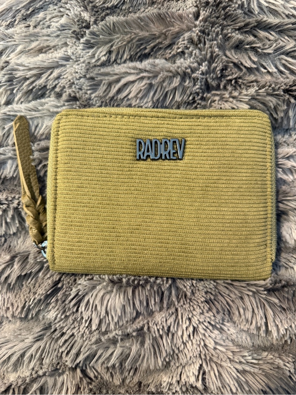 Rad Rev Corduroy Card Wallet in Olive